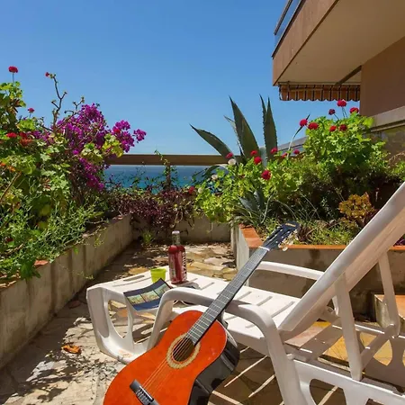 95c - 2p Terrasse Vue Et Parking Διαμέρισμα Μεντόν